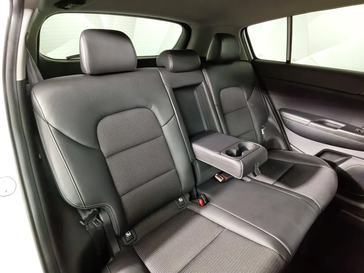 Kia Sportage 2.0 AT 4WD (150 л.с.) Prestige Белый в АВИЛОН. Слайд №17