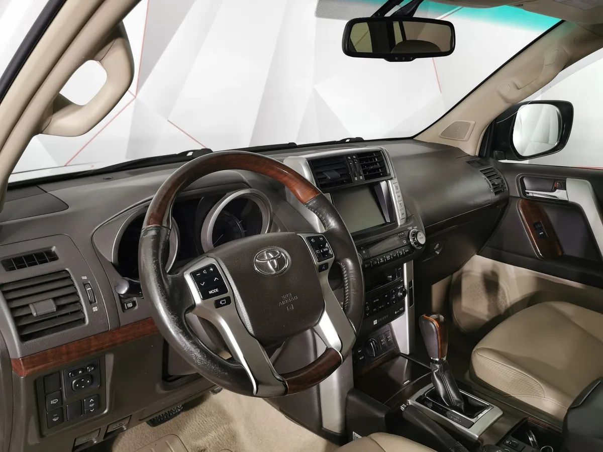 Toyota Land Cruiser Prado 4.0 AT 4WD (282 л.с.) Белый в АВИЛОН. Слайд №18
