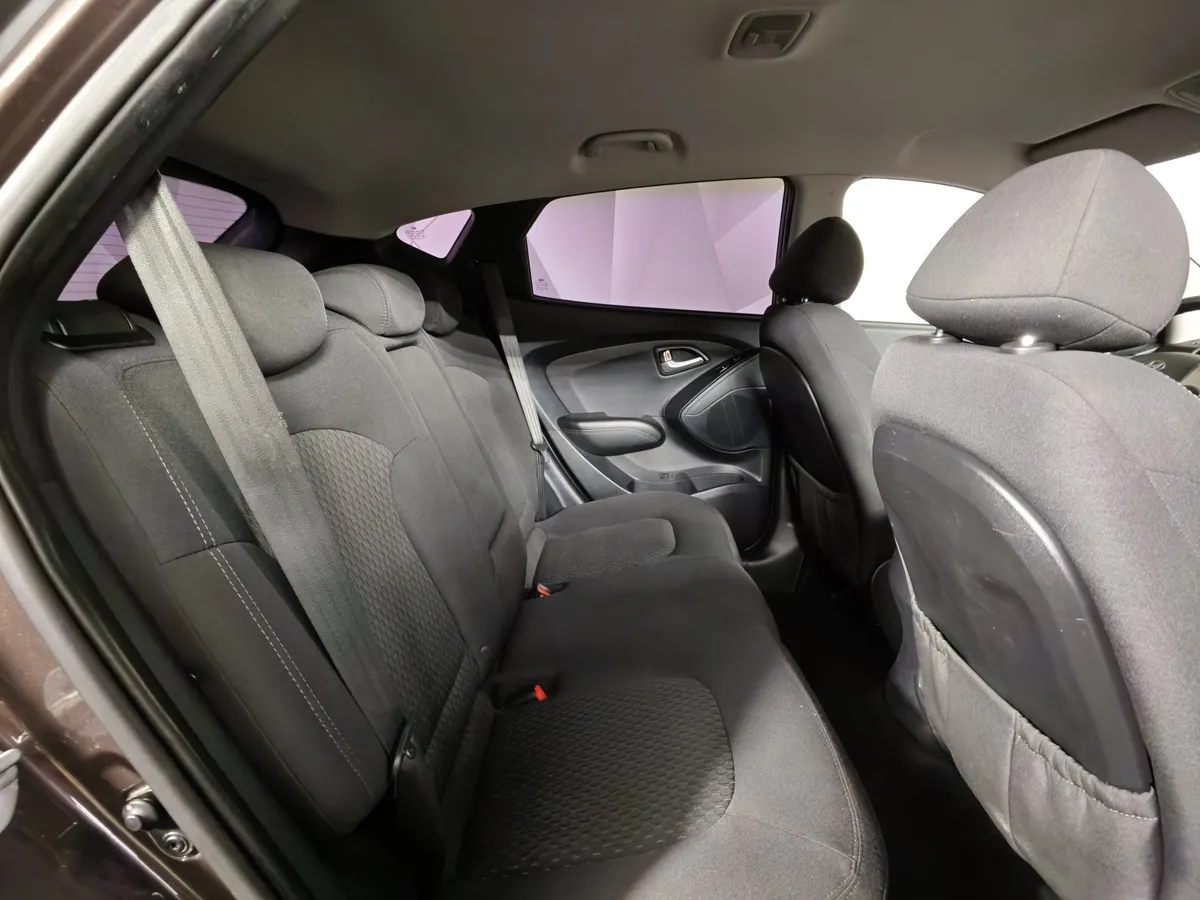Hyundai ix35 2.0 MT 2WD (150 л.с.) Classic Коричневый в АВИЛОН. Слайд №16