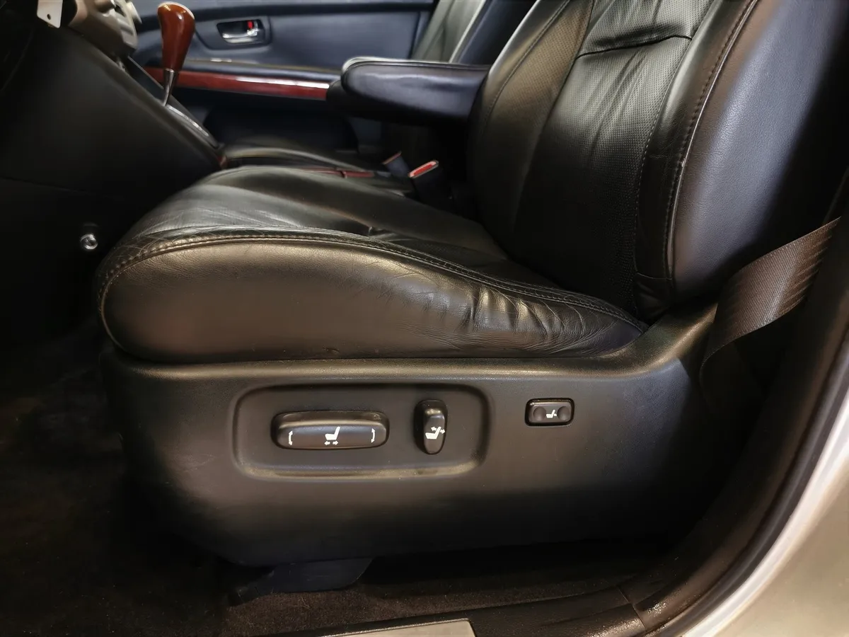 Lexus RX 400h CVT AWD (210 л.с.) Серебристый в АВИЛОН. Слайд №20