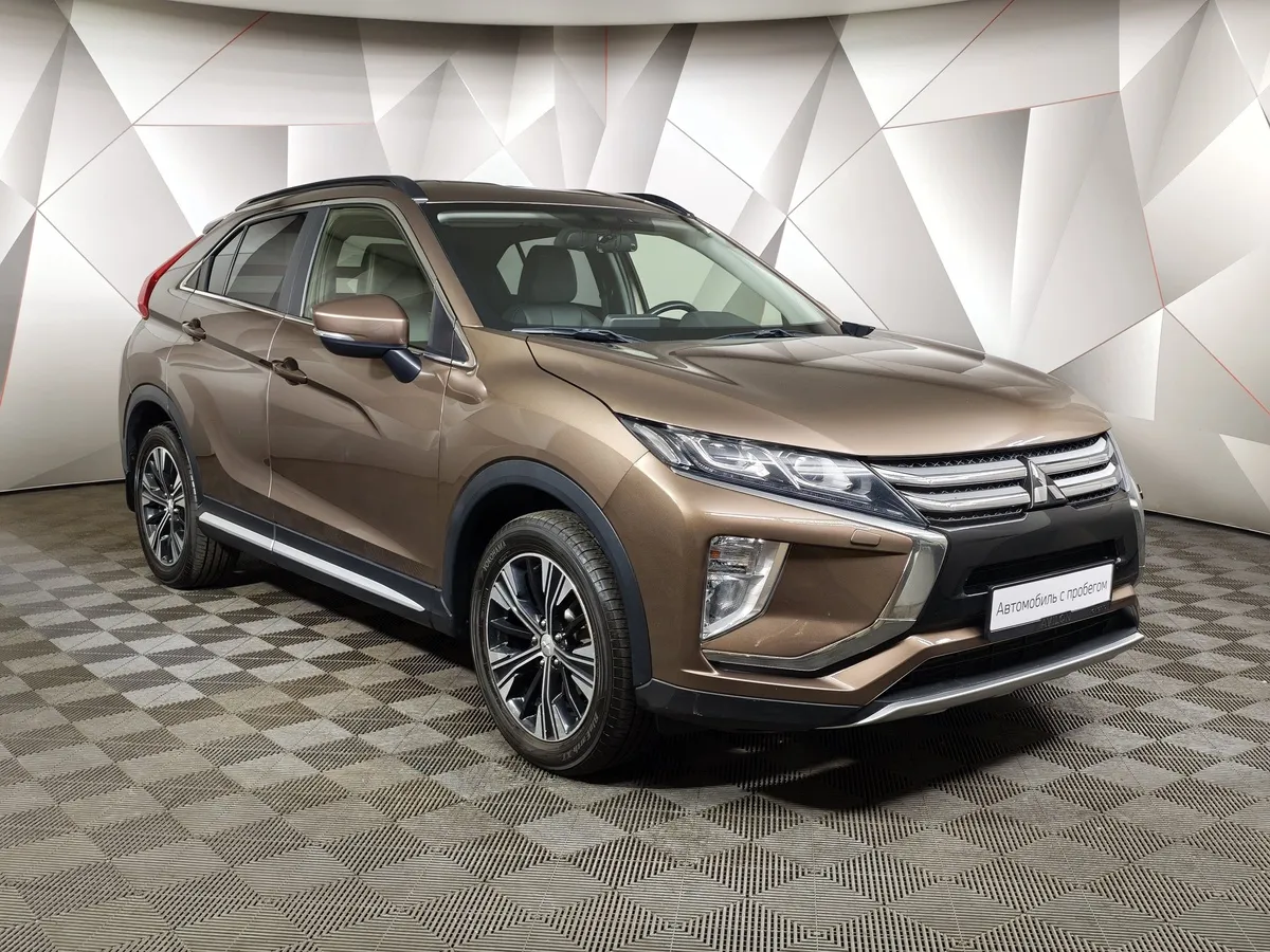 Mitsubishi Eclipse Cross 2.0 CVT (150 л.с.) Instyle Коричневый в АВИЛОН. Слайд №3