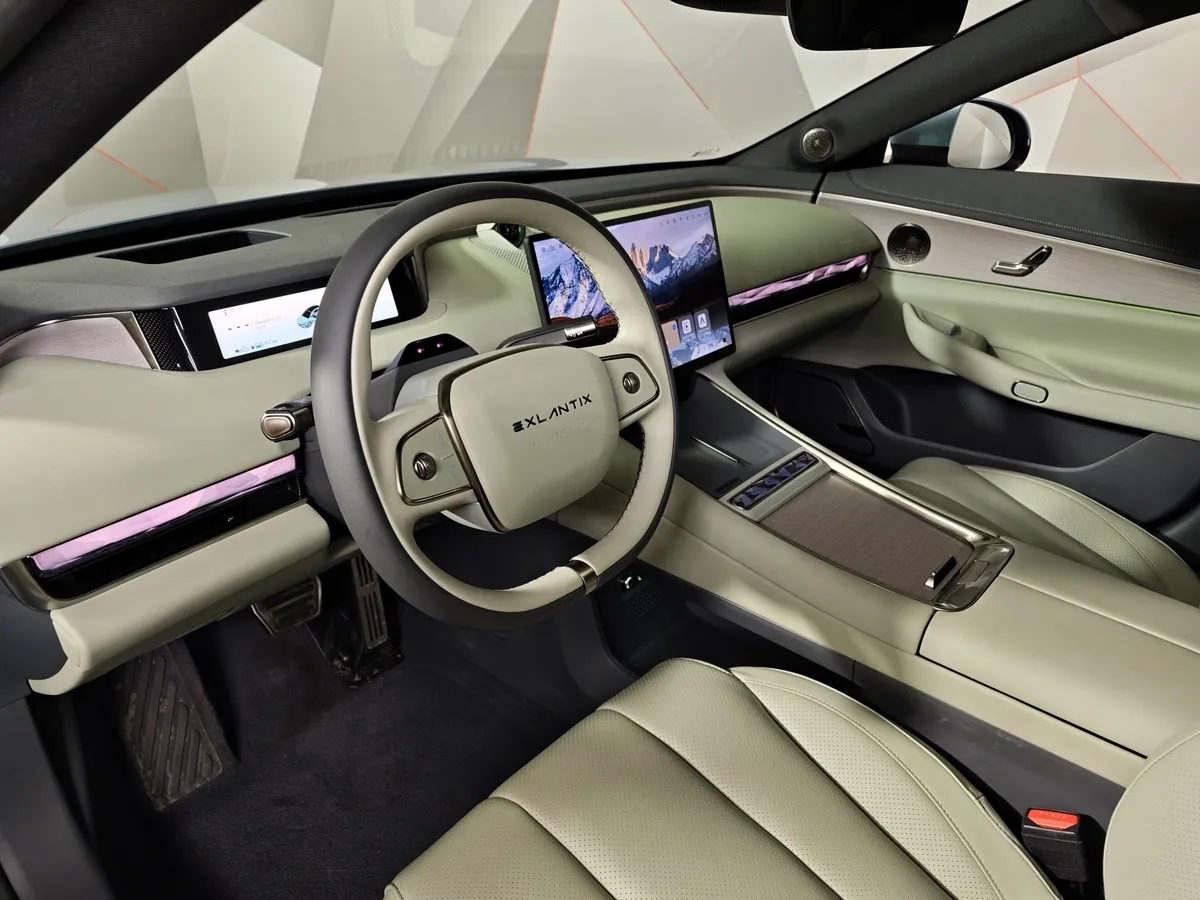 EXEED Exlantix ES 1.5 DHT 4WD (469 л.с.) GG Голубой в АВИЛОН. Слайд №19