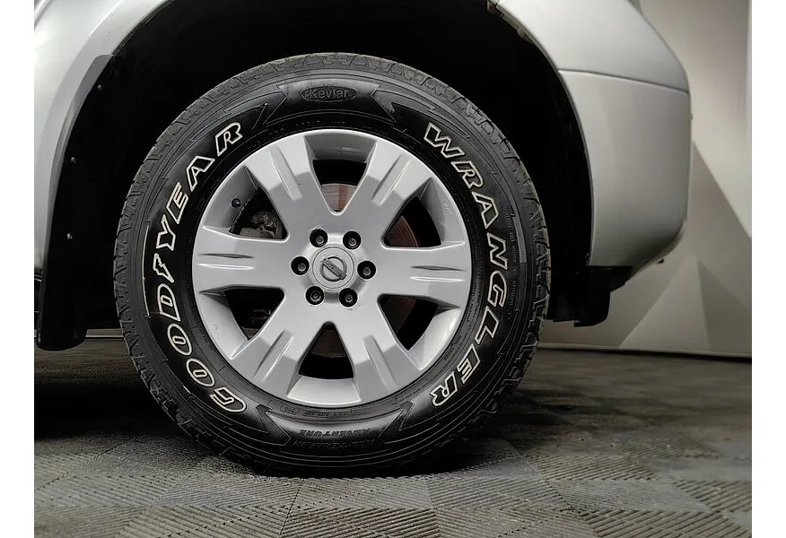 Nissan Pathfinder 2.5 dCi AT (174 л.с.) Серебристый в АВИЛОН. Слайд №9