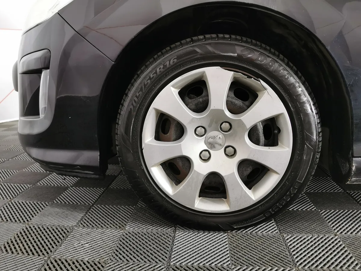 Peugeot 308 1.6 VTi AT (120 л.с.) Черный в АВИЛОН. Слайд №9