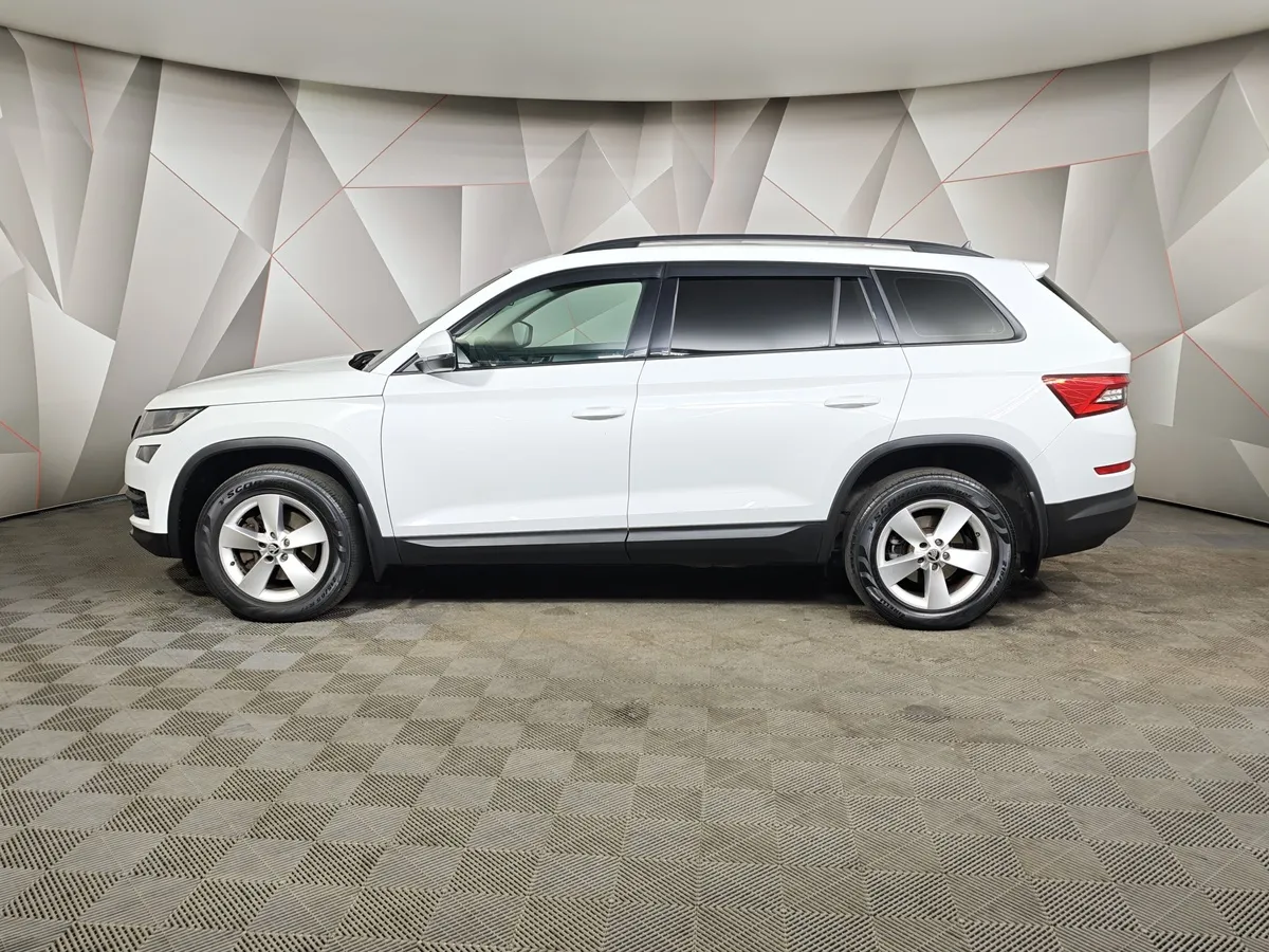 Skoda Kodiaq 1.4 TSI DSG 4X4 (150 л.с.) Белый в АВИЛОН. Слайд №5