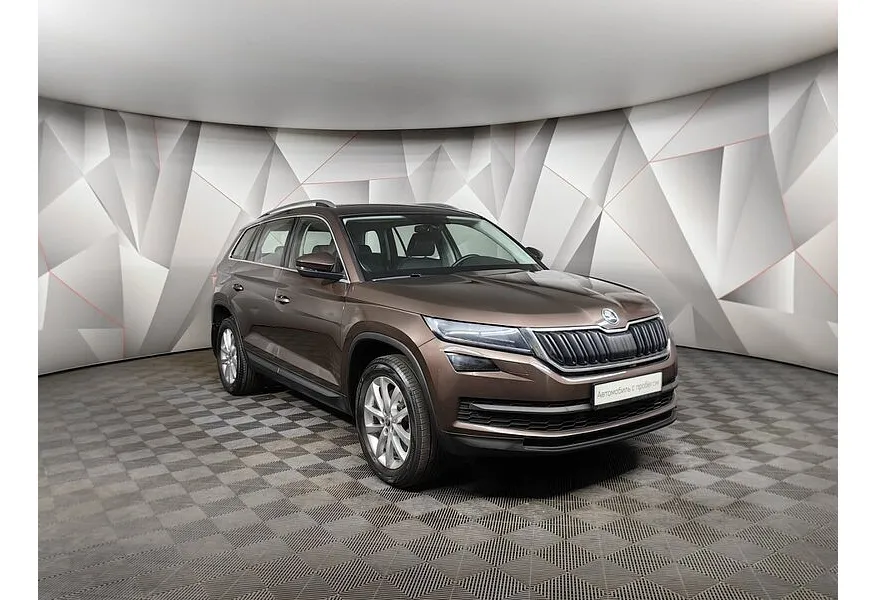 Skoda Kodiaq 2.0 TSI DSG 4X4 (180 л.с.) Коричневый в АВИЛОН. Слайд №3