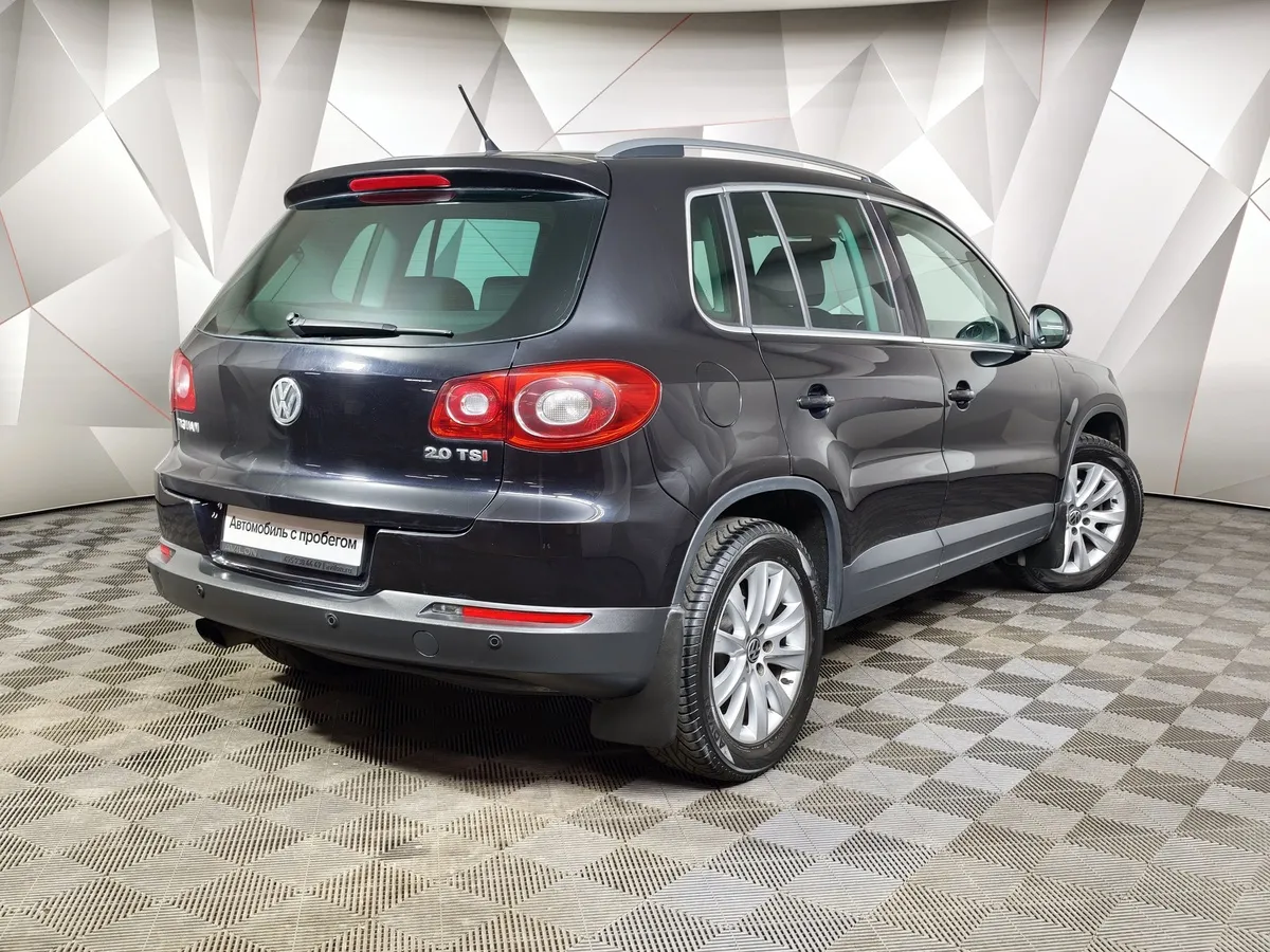 Volkswagen Tiguan 2.0 TSI 4Motion AT (170 л.с.) Track & Field Черный в АВИЛОН. Слайд №2