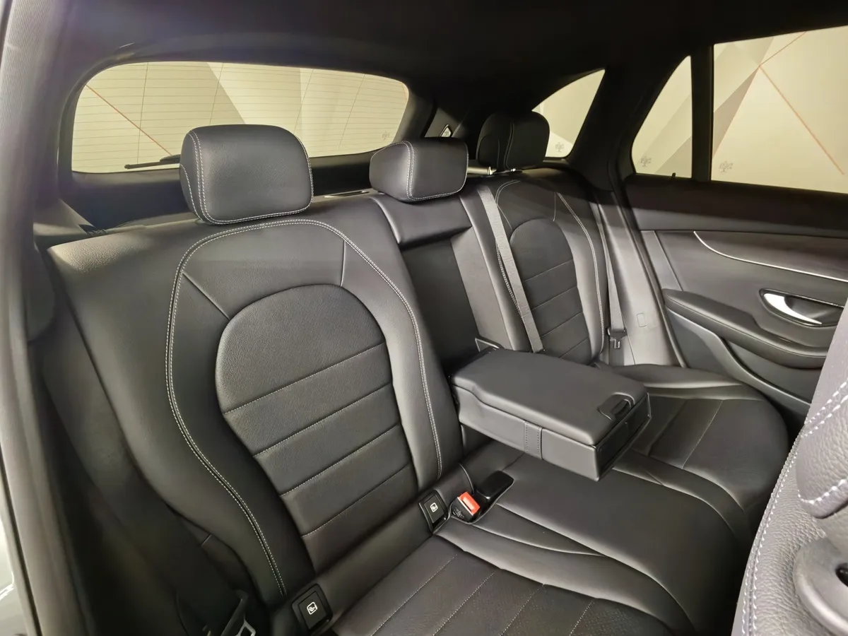 Mercedes-Benz GLC 200 9G-TRONIC 4MATIC (197 л.с.) Premium Серый в АВИЛОН. Слайд №17