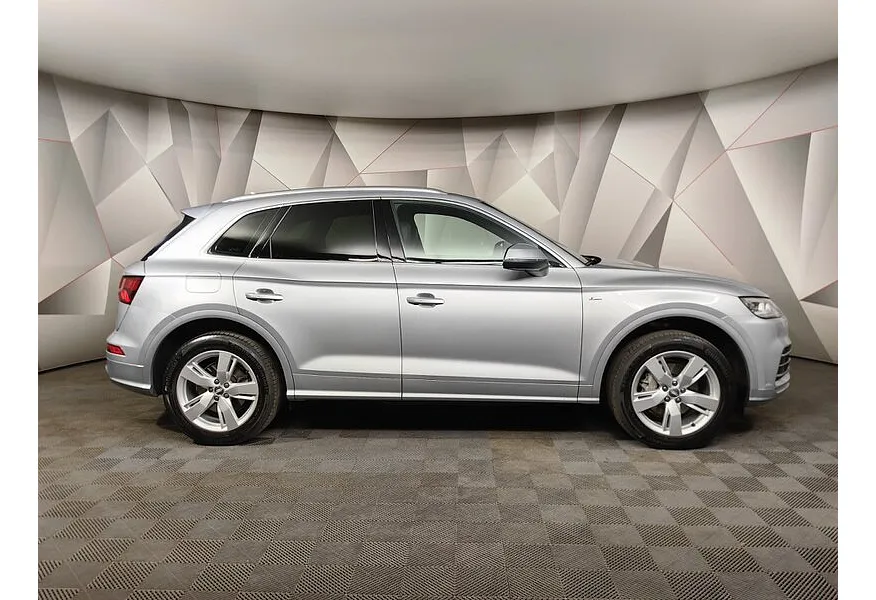 Audi Q5 2.0 TFSI S tronic quattro (249 л.с.) Sport Серебристый в АВИЛОН. Слайд №6