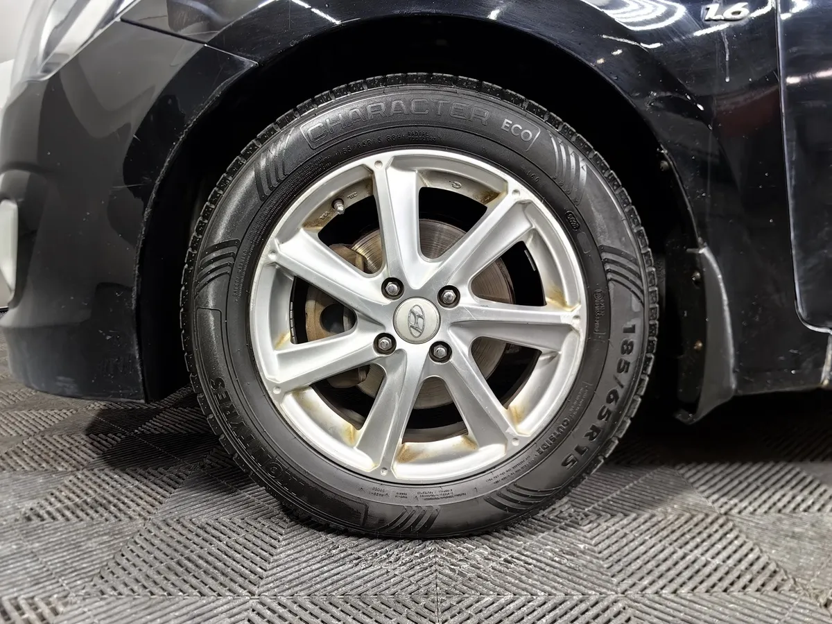 Hyundai Solaris 1.6 AT (123 л.с.) Comfort Черный в АВИЛОН. Слайд №9