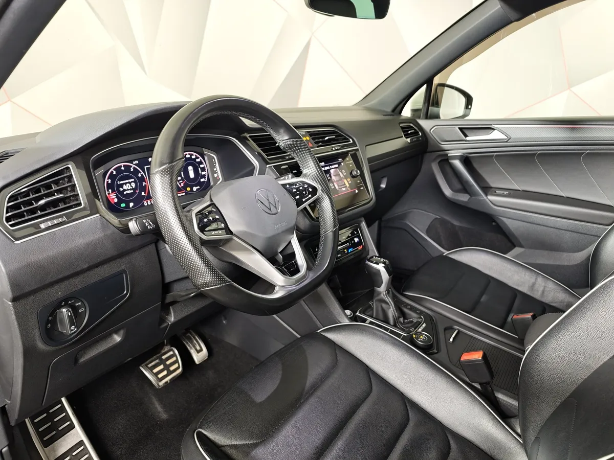 Volkswagen Tiguan 2.0 TSI 4Motion DSG (220 л.с.) R-Line Белый в АВИЛОН. Слайд №19