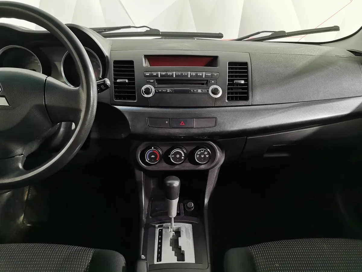 Mitsubishi Lancer 1.6 AT (117 л.с.) Зеленый в АВИЛОН. Слайд №15