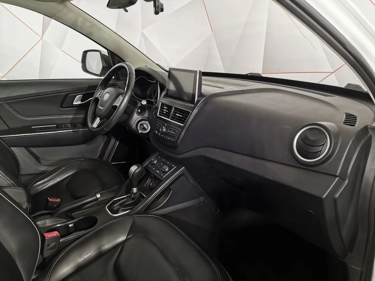 FAW Besturn X40 1.6 AT (108 л.с.) Luxury Белый в АВИЛОН. Слайд №12