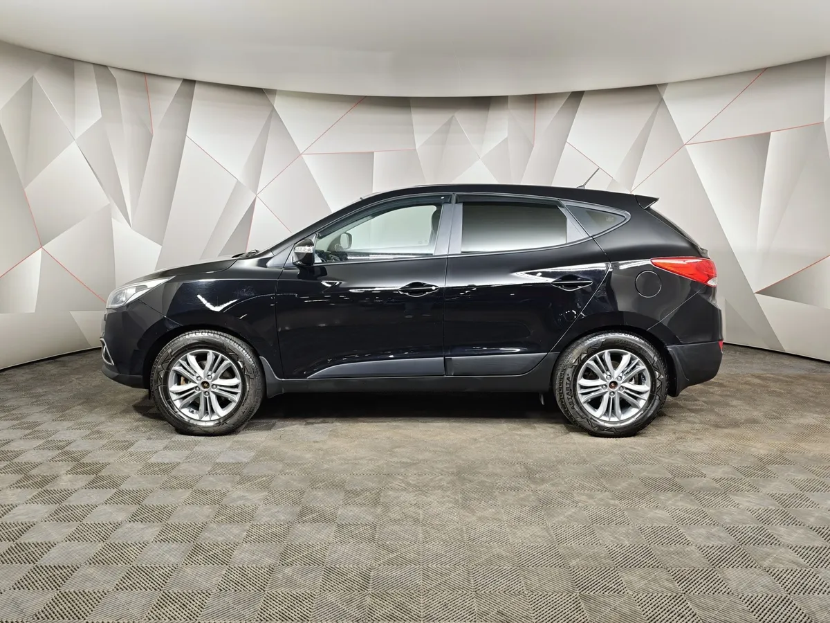 Hyundai ix35 2.0 AT 4WD (150 л.с.) Comfort Черный в АВИЛОН. Слайд №5
