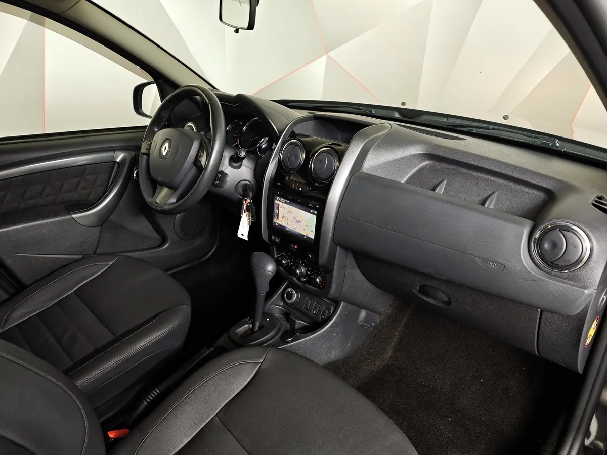 Renault Duster 2.0 AT 4x4 (143 л.с.) Черный в АВИЛОН. Слайд №13