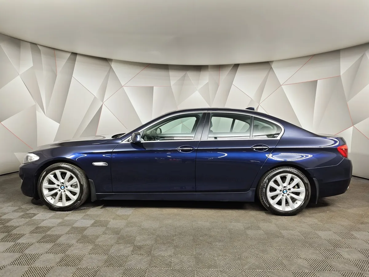 BMW 5 серия 528i xDrive Steptronic (245 л.с.) Синий в АВИЛОН. Слайд №5