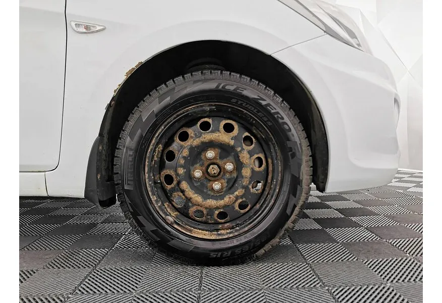 Hyundai Solaris 1.4 MT (107 л.с.) Active Белый в АВИЛОН. Слайд №9