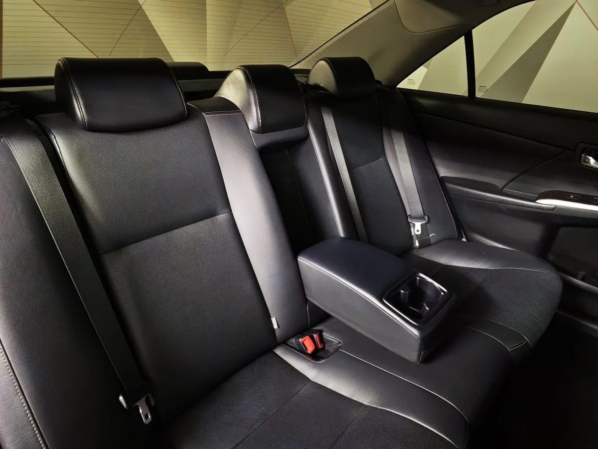 Toyota Camry 2.5 AT (181 л.с.) Черный в АВИЛОН. Слайд №16