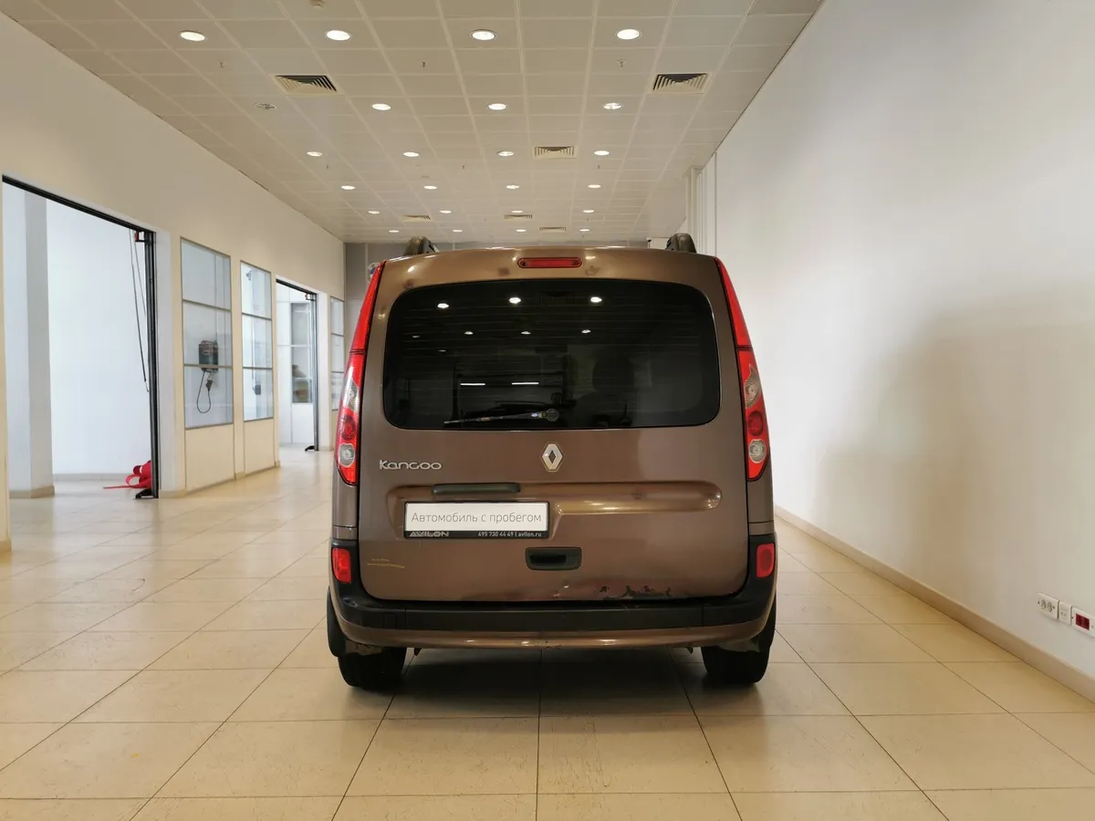 Renault Kangoo 1.6 MT (84 л.с.) Expression Коричневый в АВИЛОН. Слайд №8
