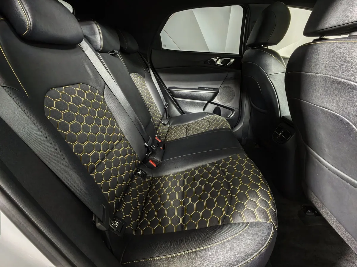 Kia XCeed 1.4 T-GDI (140 л.c.) Premium Plus Белый в АВИЛОН. Слайд №16