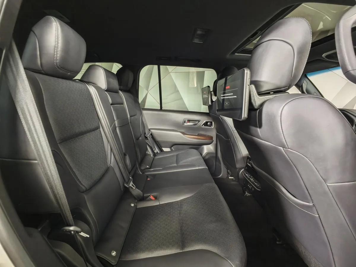 Toyota Land Cruiser 3.5 V6 AT 4WD (415 л.с.) Белый в АВИЛОН. Слайд №15