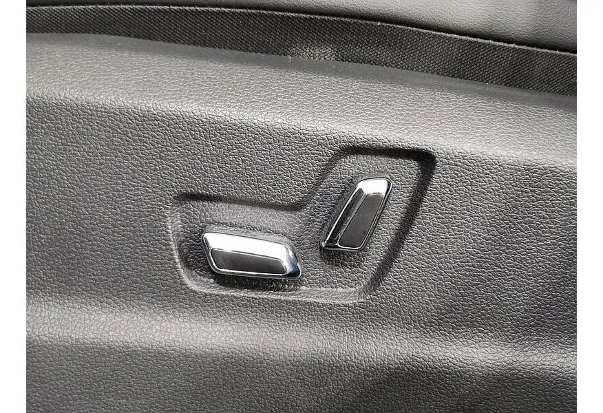 Hongqi HS5 2.0 AT 4WD (224 л.с.) Deluxe Желтый в АВИЛОН. Слайд №21