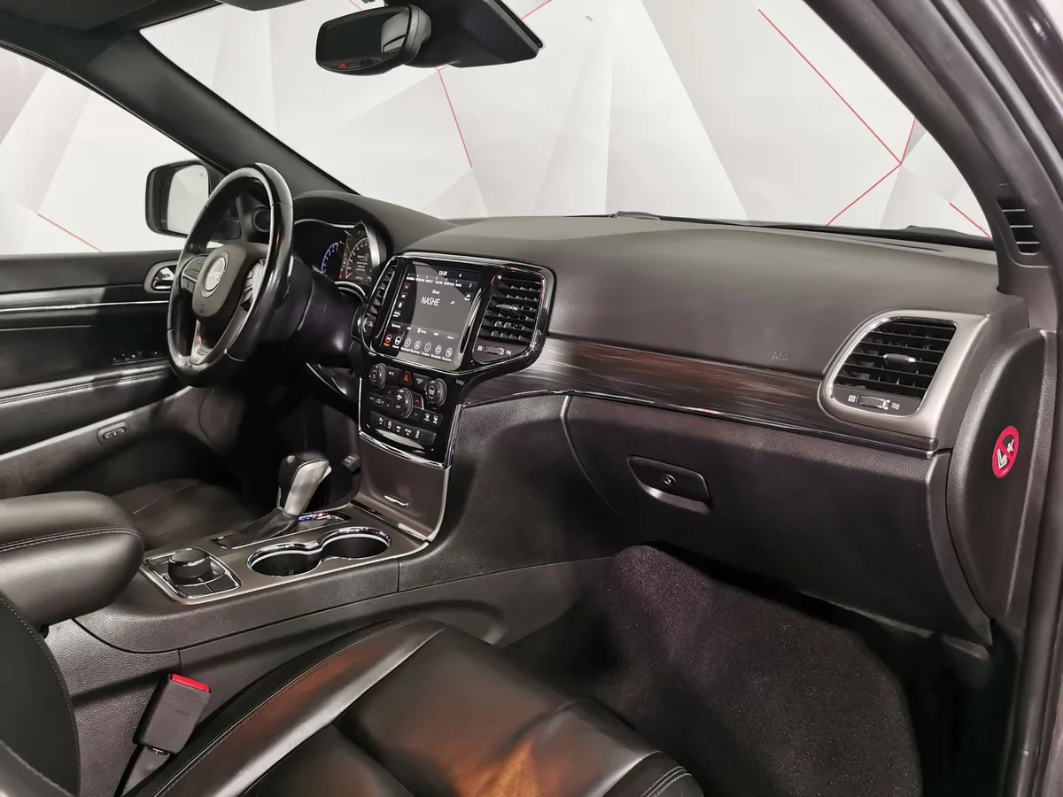 Jeep Grand Cherokee 3.0 AT AWD (238 л.с.) Limited Серый в АВИЛОН. Слайд №12