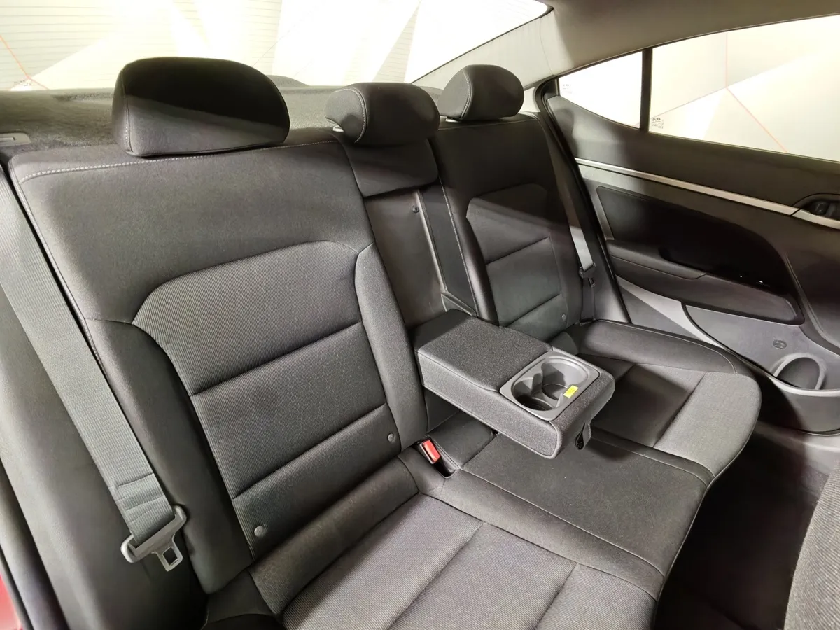 Hyundai Elantra 1.6 AT (128 л.с.) Active Красный в АВИЛОН. Слайд №16