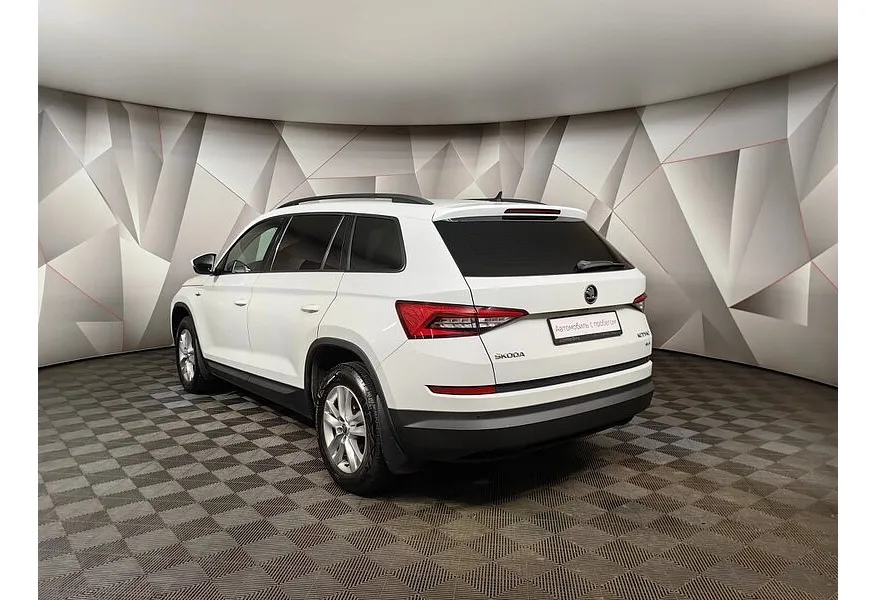АВИЛОН - Skoda Kodiaq 1.4 TSI DSG 4X4 (150 л.с.) Белый - slide 6