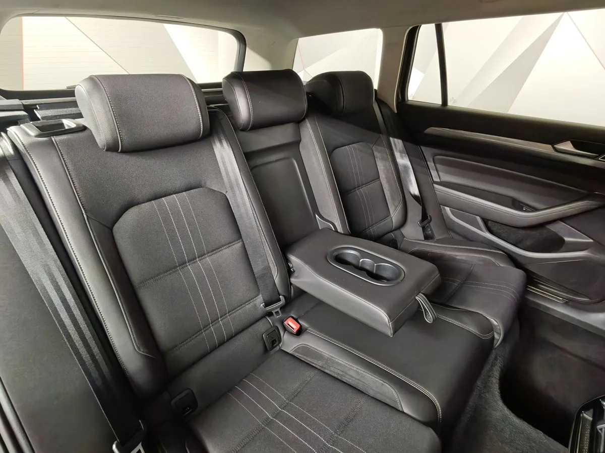 Volkswagen Passat 2.0 TSI BlueMotion DSG 4motion (220 л.с.) Красный в АВИЛОН. Слайд №15
