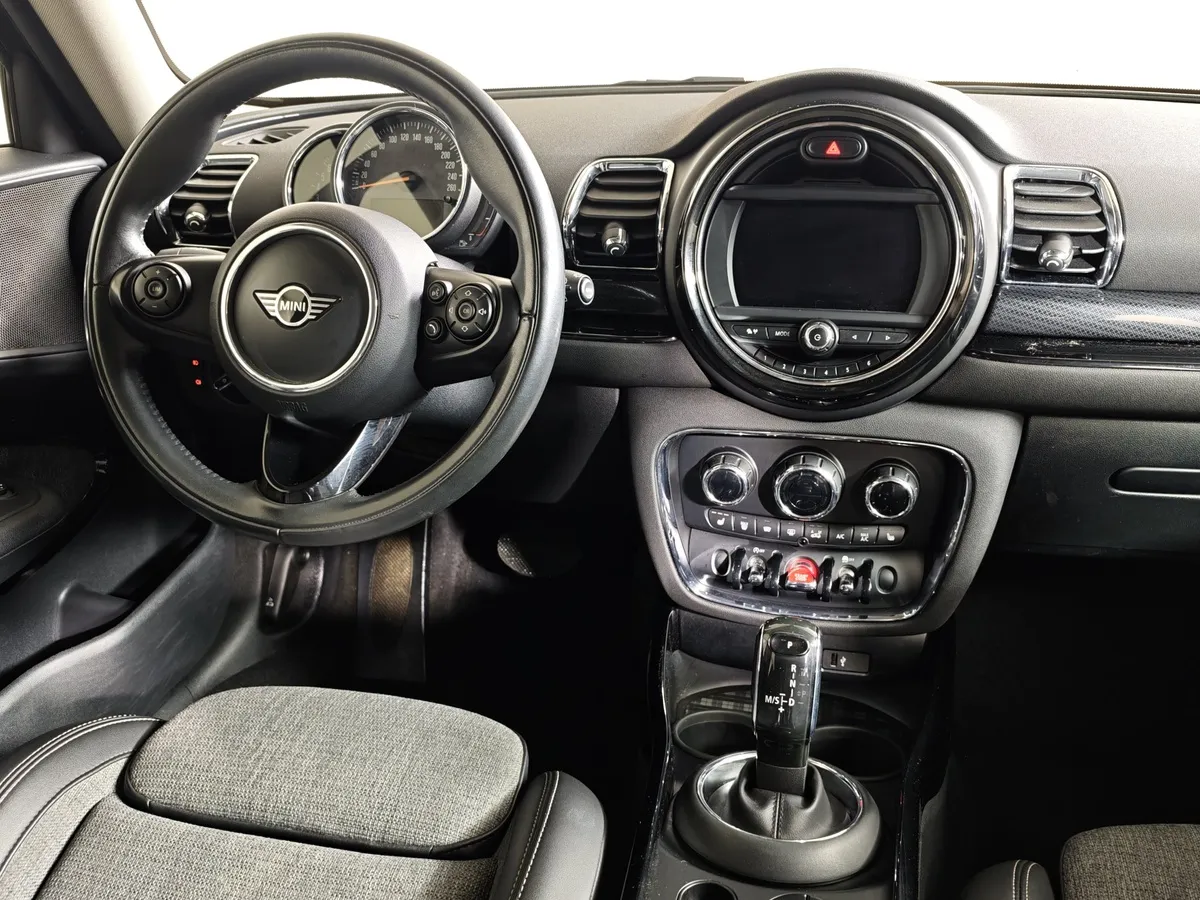 MINI Clubman Cooper 1.5 AT (136 л.с.) Черный в АВИЛОН. Слайд №15