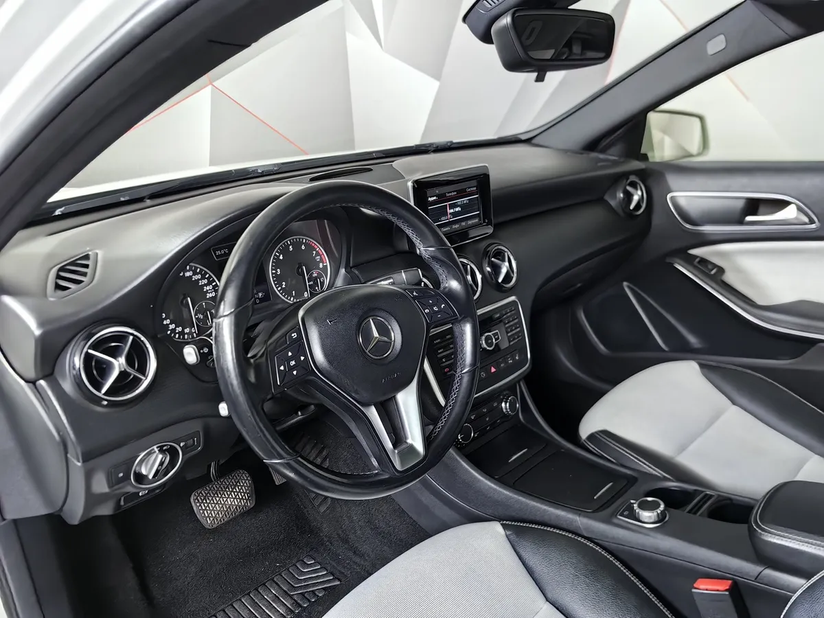 Mercedes-Benz A-Класс A 180 7G-DCT (122 л.с.) Особая серия Белый в АВИЛОН. Слайд №17