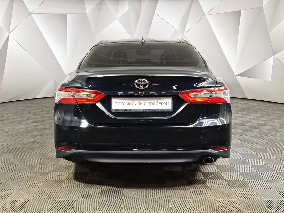 Toyota Camry 2.5 AT (181 л.с.) Черный в АВИЛОН. Слайд №8