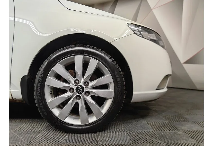 Kia Cerato 2.0 AT (150 л.с.) Белый в АВИЛОН. Слайд №9