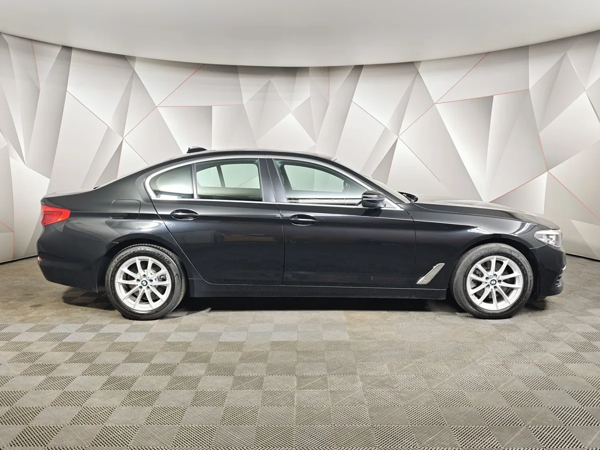 BMW 5 серия 520i Steptronic (184 л.с.) Черный в АВИЛОН. Слайд №6