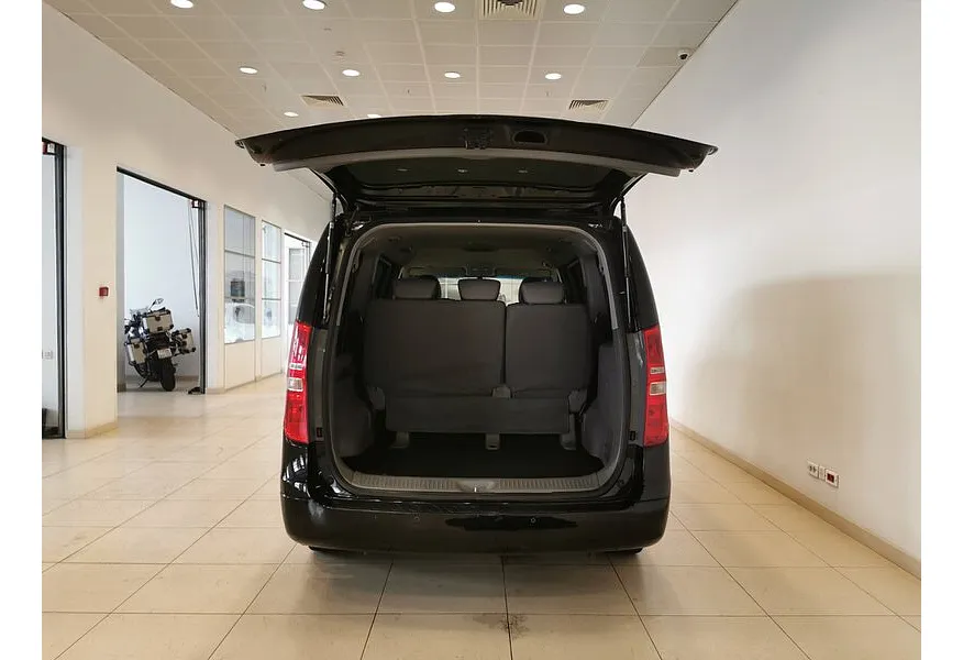 Hyundai H-1 2.4 AT (173 л.с.) Comfort Черный в АВИЛОН. Слайд №11