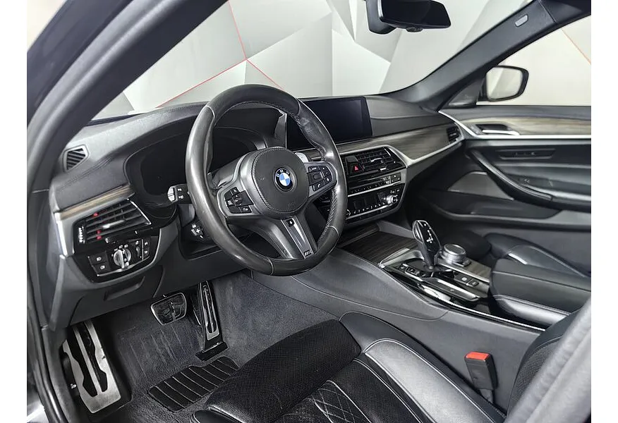 BMW 5 серия 530d xDrive Steptronic (249 л.с.) M Sport Pro Черный в АВИЛОН. Слайд №12