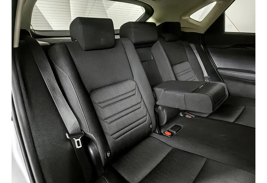 Lexus NX 200 CVT AWD (150 л.с.) Comfort Серебристый в АВИЛОН. Слайд №13