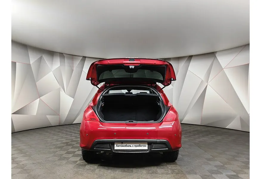 Peugeot 308 1.6 AT (120 л.с.) Красный в АВИЛОН. Слайд №11