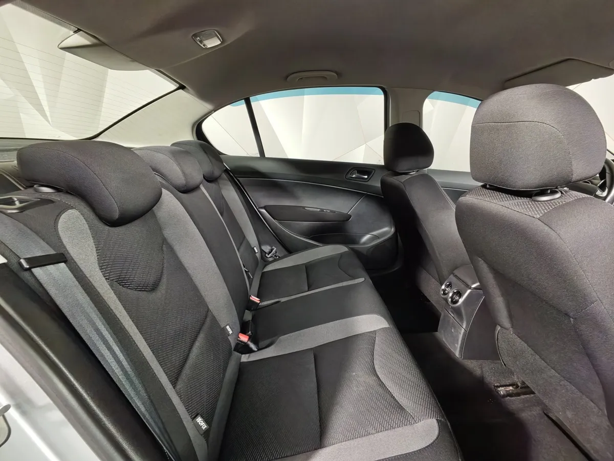 Peugeot 408 1.6 MT (115 л.с.) Active Серебристый в АВИЛОН. Слайд №14