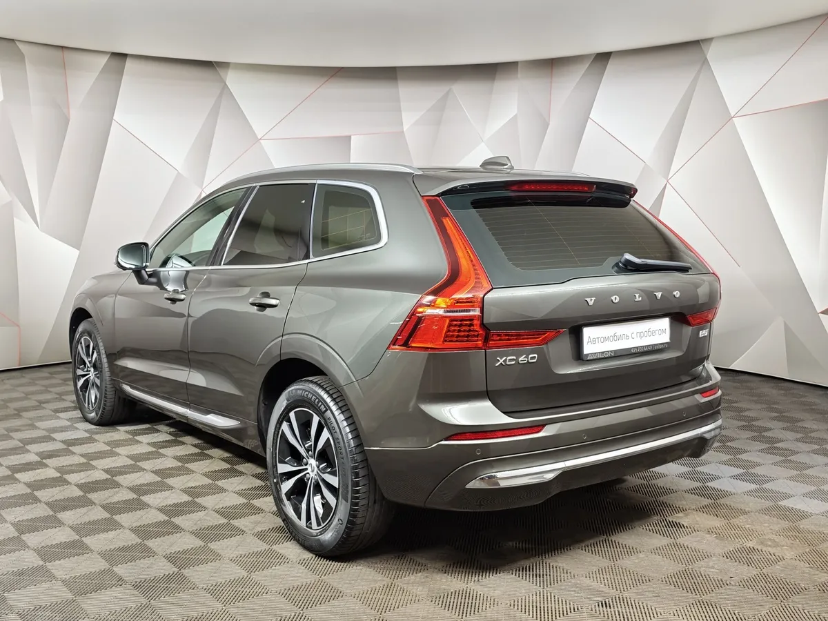 Volvo XC60 2.0 AT AWD (264 л.с.) Luxury Edition Коричневый в АВИЛОН. Слайд №4