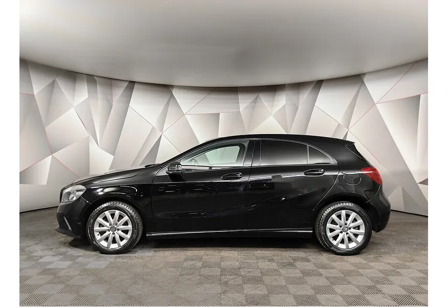 Mercedes-Benz A-Класс A 180 7G-DCT (122 л.с.) Особая серия Черный в АВИЛОН. Слайд №5