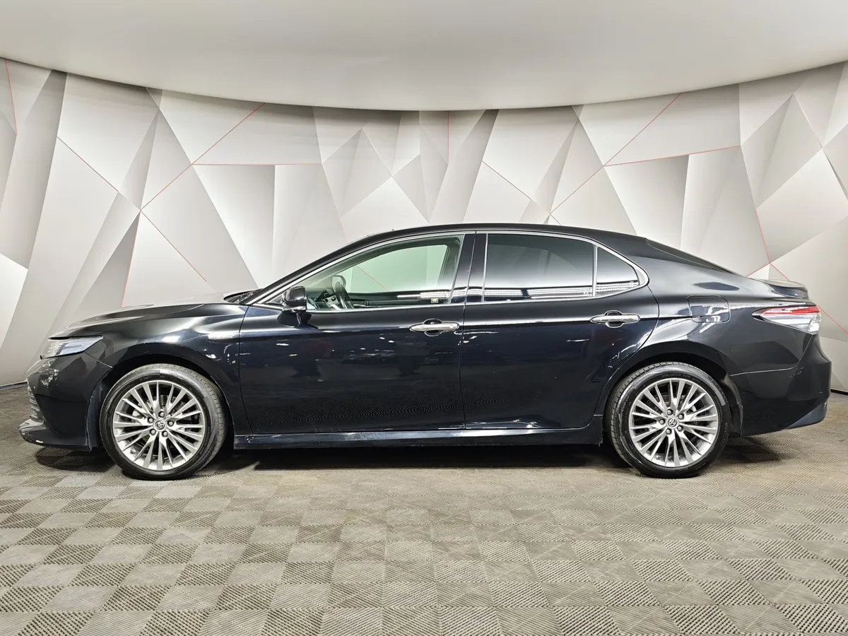 Toyota Camry 2.5 AT (200 л.с.) Черный в АВИЛОН. Слайд №5