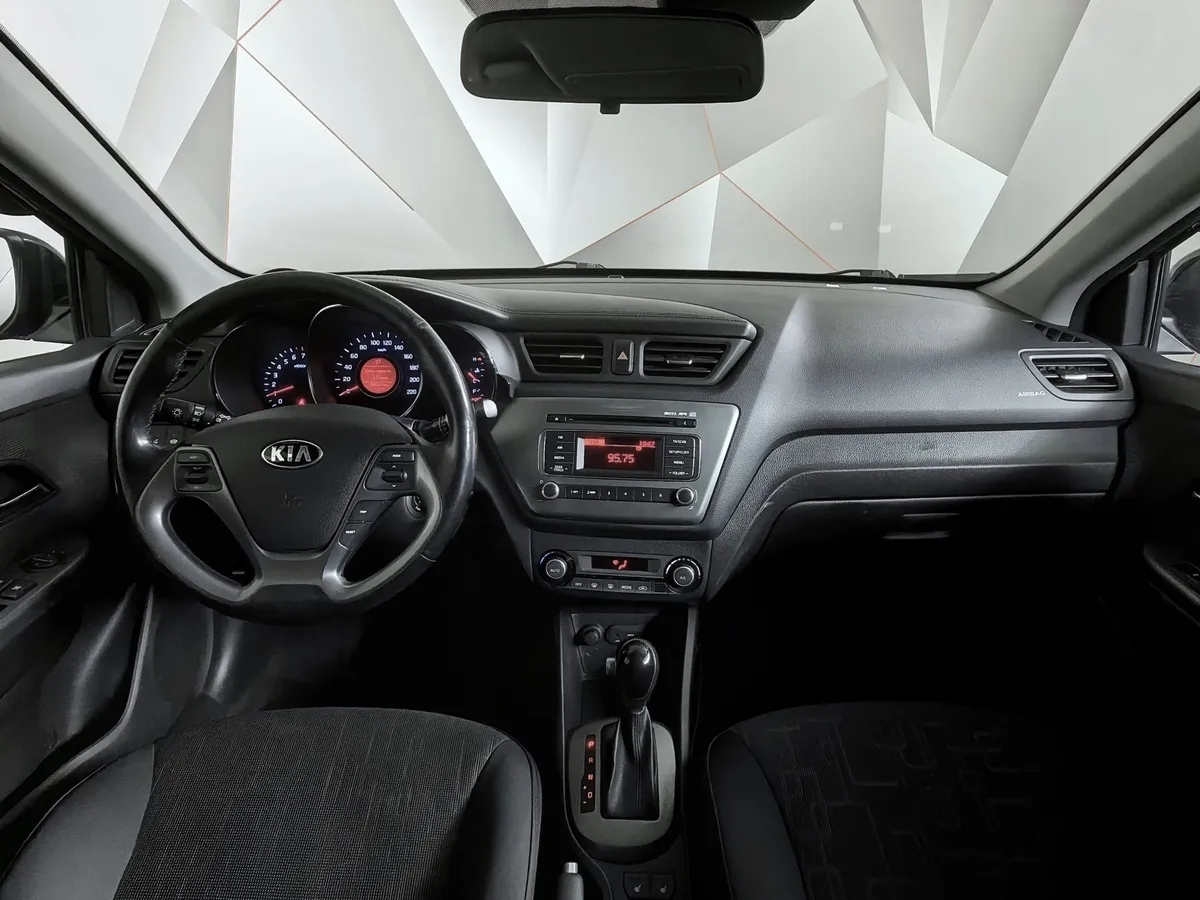 Kia Rio 1.6 AT (123 л.с.) Черный в АВИЛОН. Слайд №14