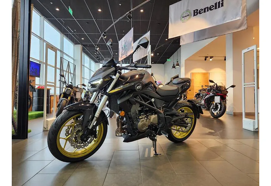 QJMOTOR SRK 400 400 см³ (41 л.с.) (41) 400 Черный в АВИЛОН. Слайд №2