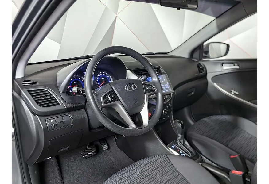 Hyundai Solaris 1.6 AT (123 л.с.) Comfort Серый в АВИЛОН. Слайд №19 Hyundai Solaris 1.6 AT (123 л.с.) Comfort Серый в АВИЛОН. Слайд №19