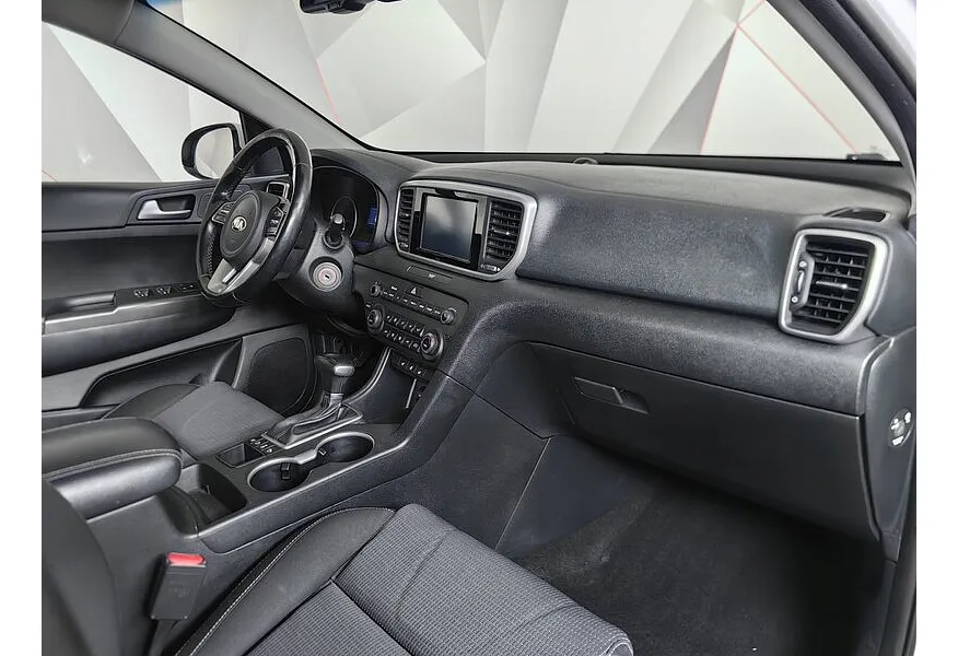 Kia Sportage 2.0 MPI AT 4WD (150 л.с.) Luxe Белый в АВИЛОН. Слайд №13