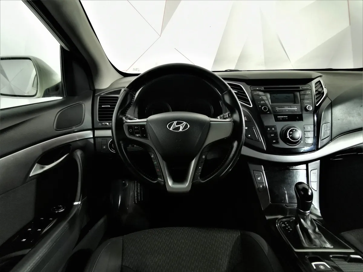 Hyundai i40 2.0 AT (150 л.с.) Comfort Белый в АВИЛОН. Слайд №18
