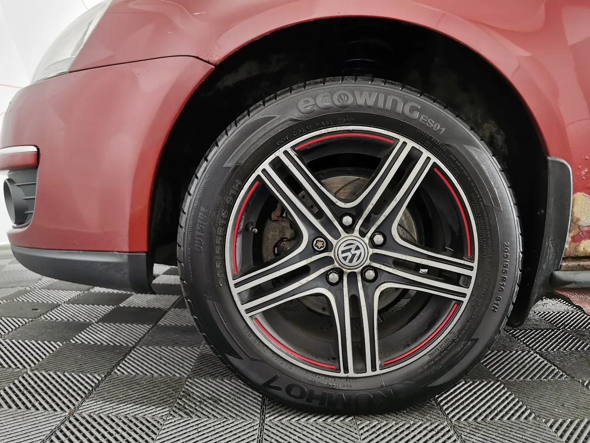 Volkswagen Jetta 1.6 DSG (102 л.с.) Красный в АВИЛОН. Слайд №9