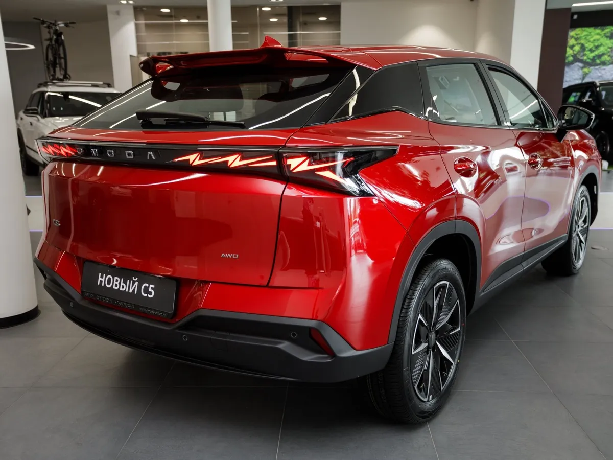 Omoda C5 1.5T DCT FWD (147 л.с.) Стиль Красный в АВИЛОН. Слайд №8